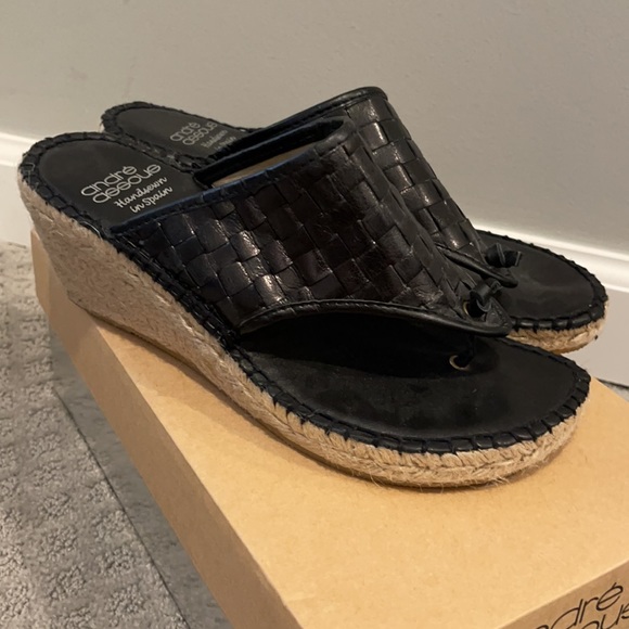 Andre assous size 7 black espadrilles - Picture 2 of 5